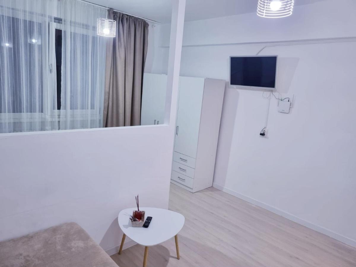 Garsoniera Craiova Centru Apartment Exterior photo