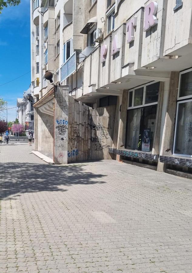 Garsoniera Craiova Centru Apartment Exterior photo