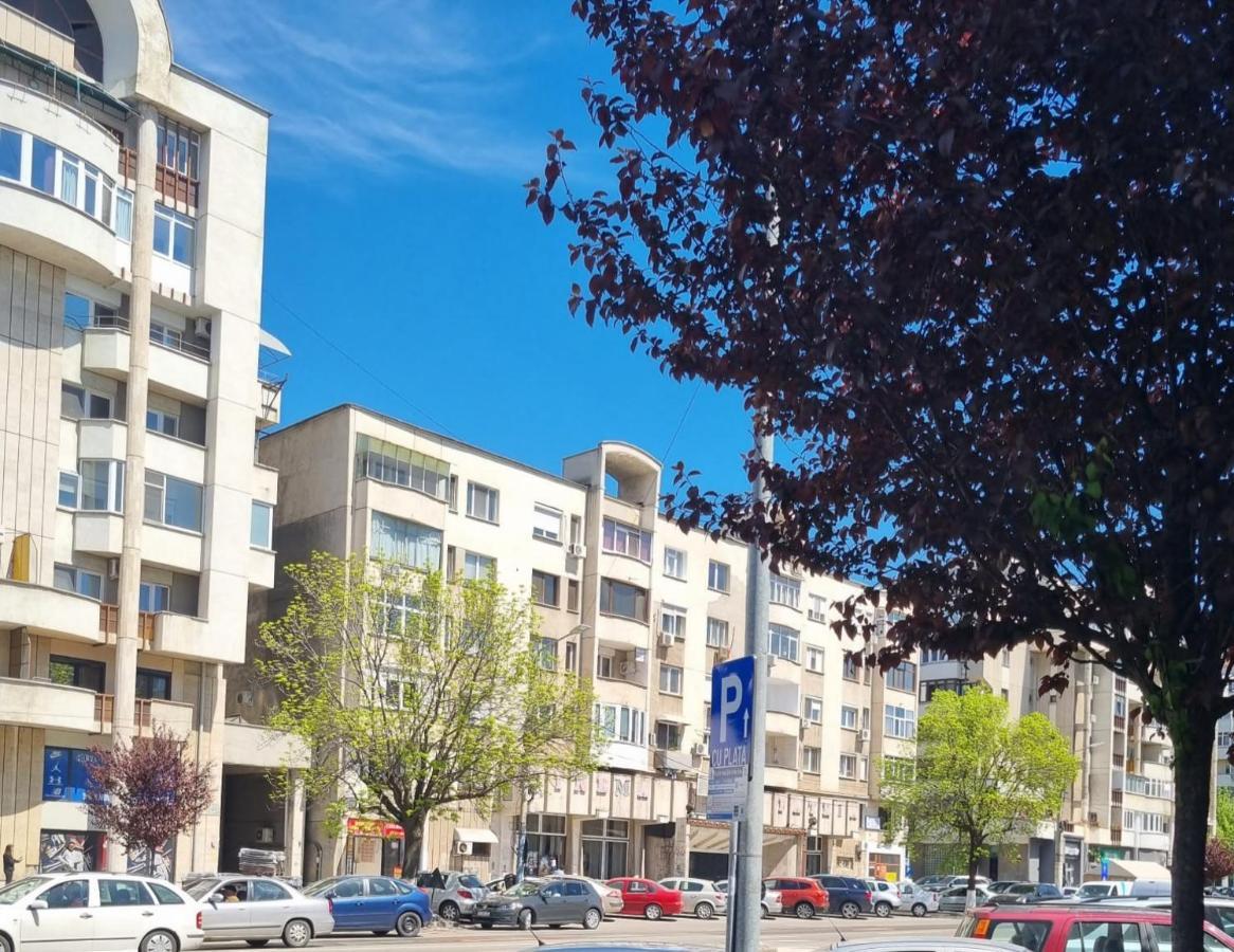 Garsoniera Craiova Centru Apartment Exterior photo